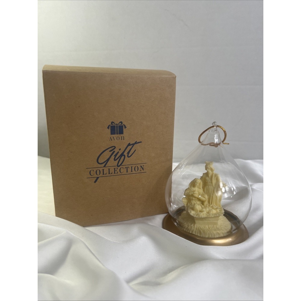 Vinatge Avon 1996 Classic Nativity Glass Ornament Christmas New‎ Holy Family